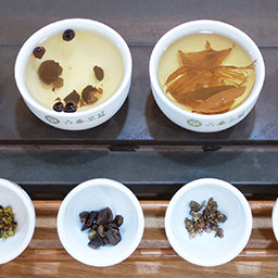 六奉茶學#008-茶葉的精製:回潤回火、篩選與包裝 Logo圖片